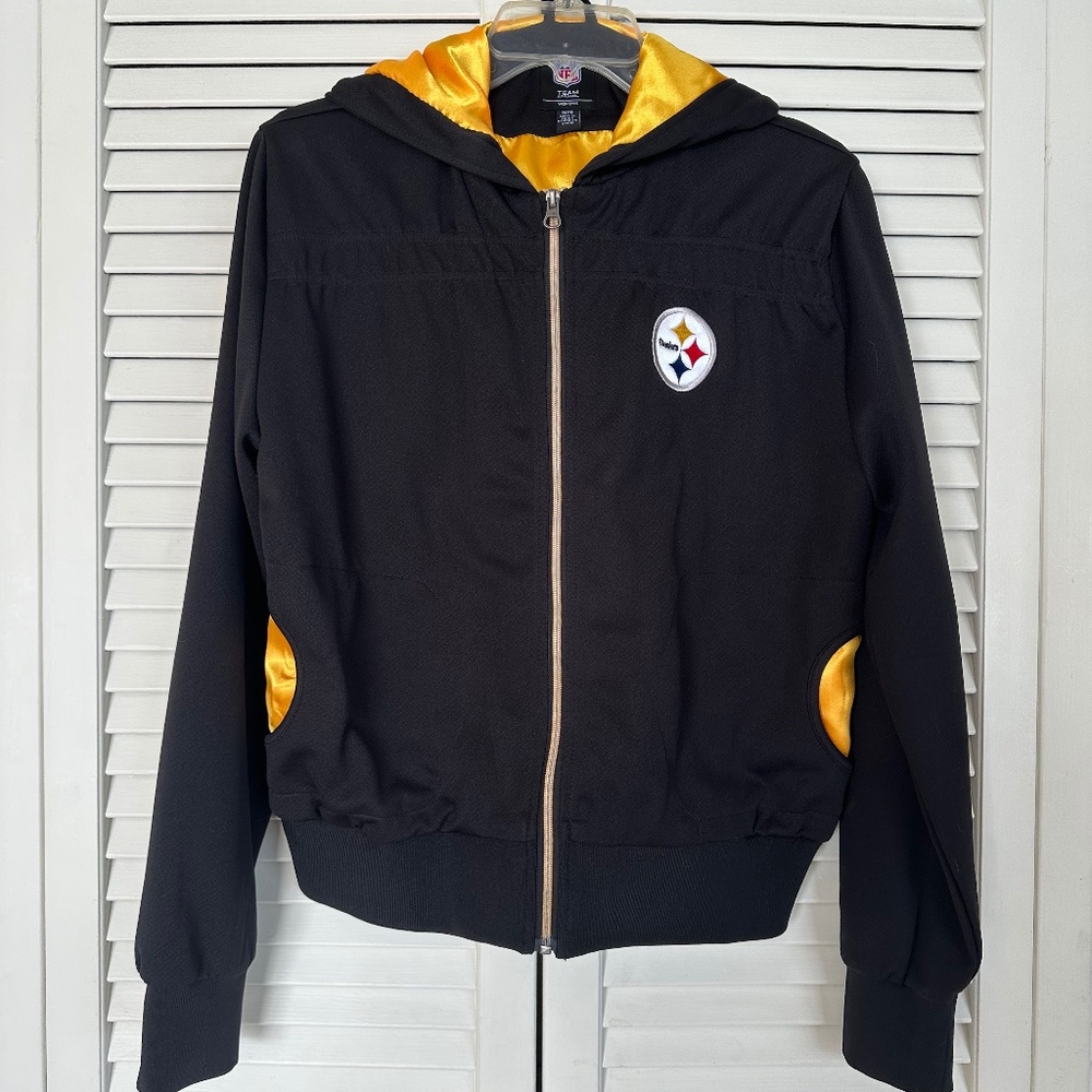 (NOWT) VINTAGE WOMEN'S NFL STEELERS PULL OVER JACKET WITH HOOD , SIZE: MEDIUM